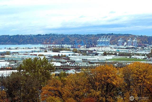 502 E 32nd Street, Tacoma, WA 98404