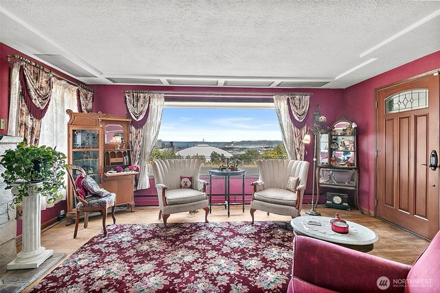 502 E 32nd Street, Tacoma, WA 98404