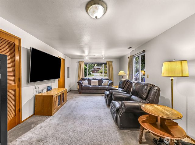 13006 160th Avenue SE, Renton, WA 98059