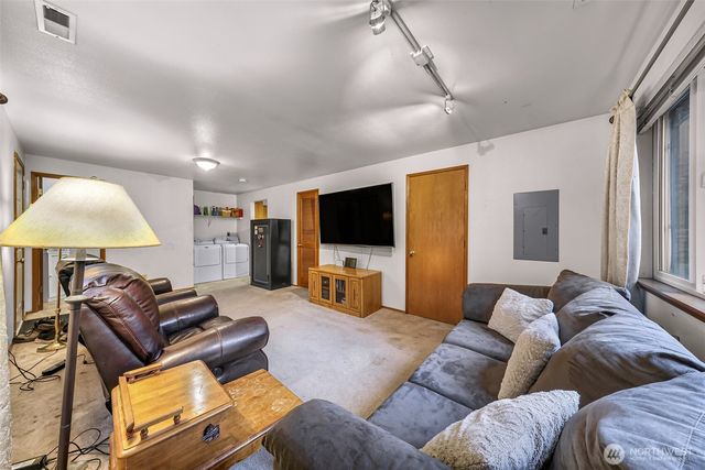 13006 160th Avenue SE, Renton, WA 98059