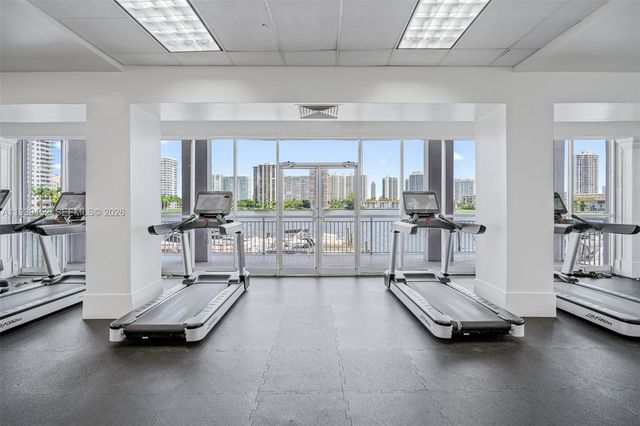 18021 Biscayne Boulevard 304, Aventura, FL 33160