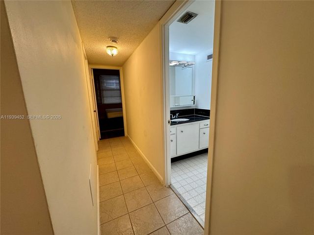 18021 Biscayne Boulevard 304, Aventura, FL 33160