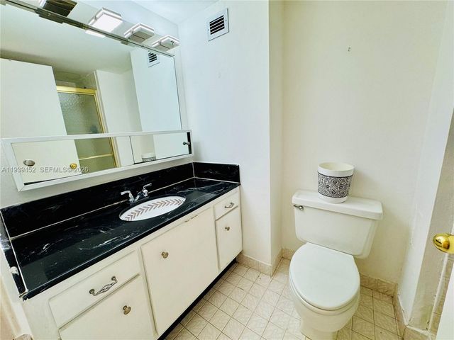 18021 Biscayne Boulevard 304, Aventura, FL 33160