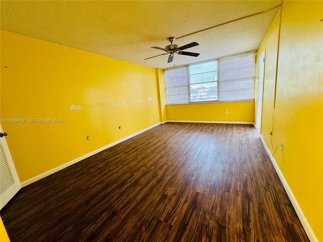 18021 Biscayne Boulevard 304, Aventura, FL 33160
