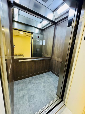 18021 Biscayne Boulevard 304, Aventura, FL 33160