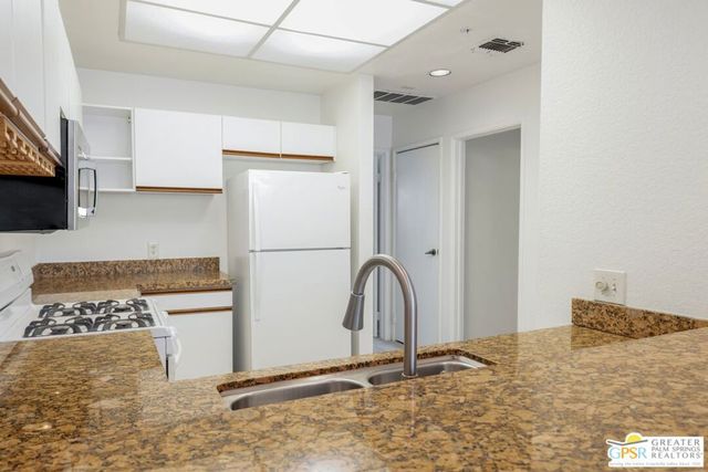 2601 S Broadmoor Drive 22, Palm Springs, CA 92264