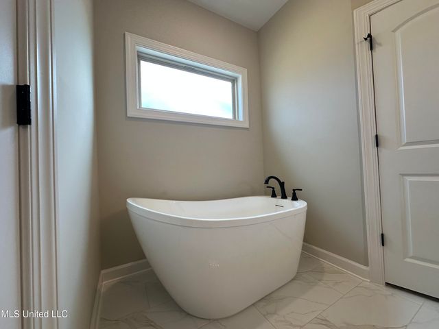 3128 Leatherman Drive, Lake Cormorant, MS 38641