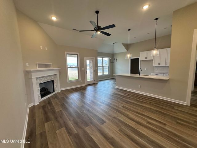 3128 Leatherman Drive, Lake Cormorant, MS 38641