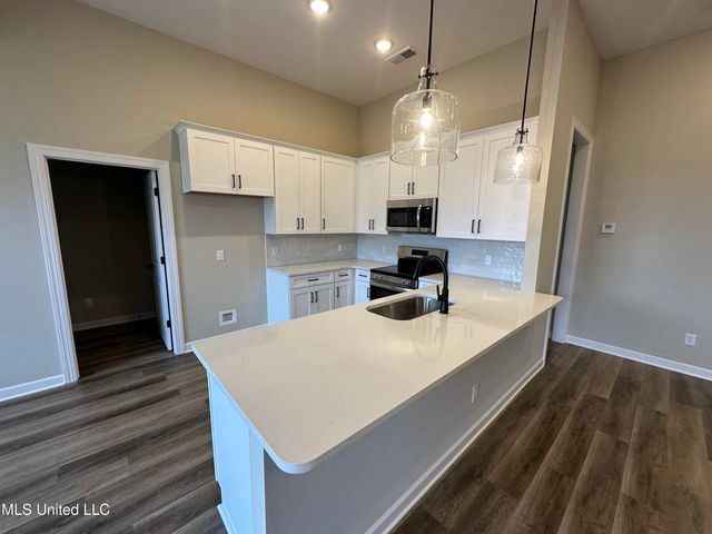 3128 Leatherman Drive, Lake Cormorant, MS 38641