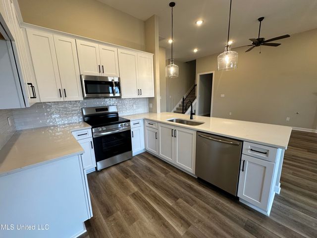 3128 Leatherman Drive, Lake Cormorant, MS 38641