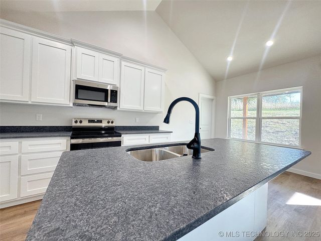 890 E Harlan Drive, Tahlequah, OK 74464