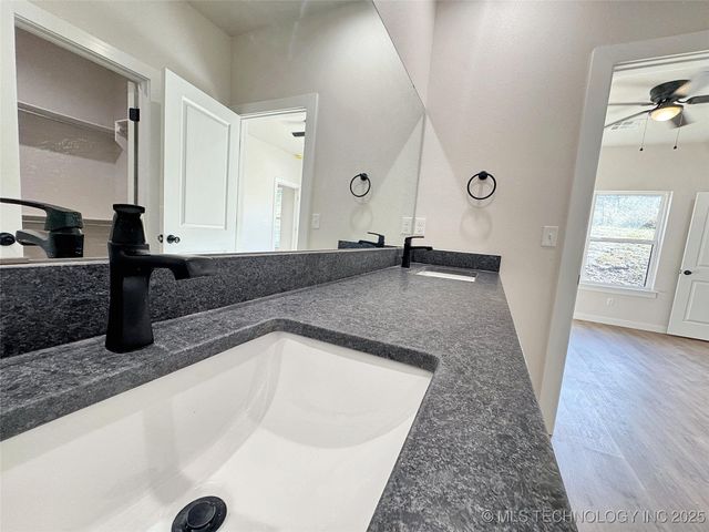 890 E Harlan Drive, Tahlequah, OK 74464