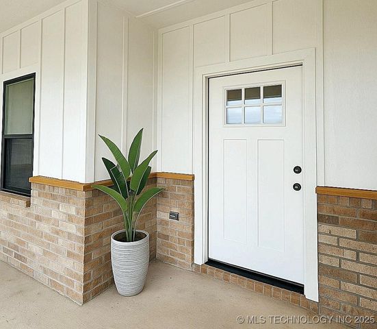 890 E Harlan Drive, Tahlequah, OK 74464