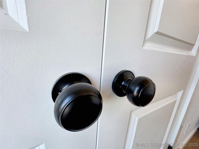 890 E Harlan Drive, Tahlequah, OK 74464