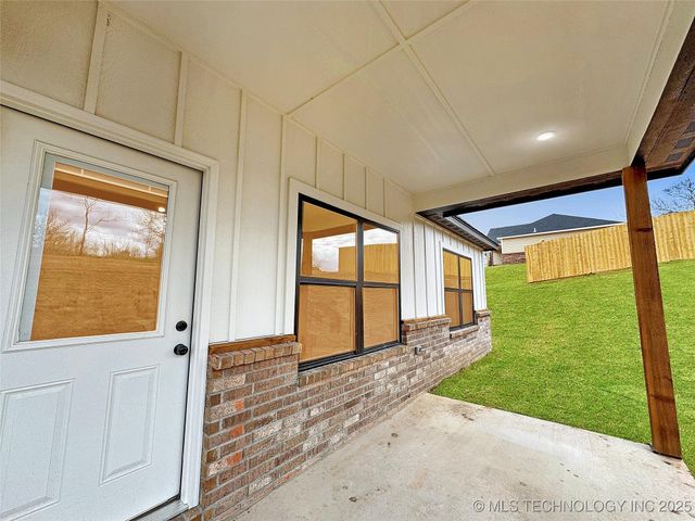 890 E Harlan Drive, Tahlequah, OK 74464