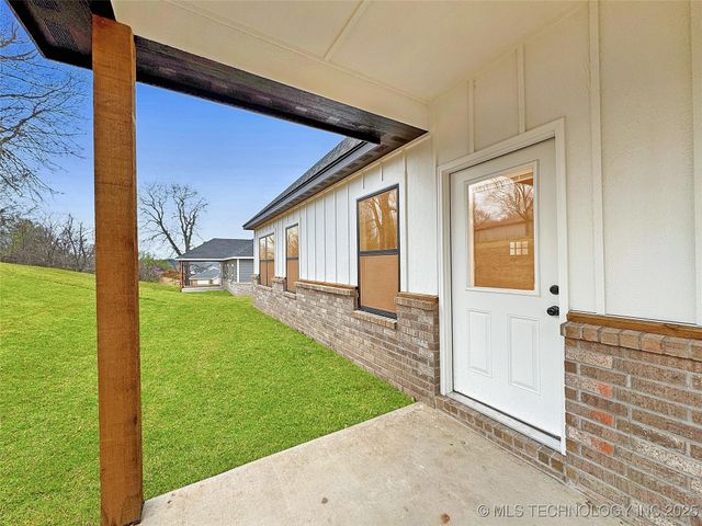 890 E Harlan Drive, Tahlequah, OK 74464