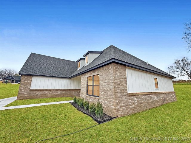 890 E Harlan Drive, Tahlequah, OK 74464