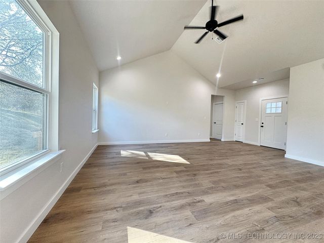 890 E Harlan Drive, Tahlequah, OK 74464