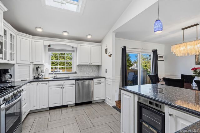 105 Sequams Lane E, West Islip, NY 11795
