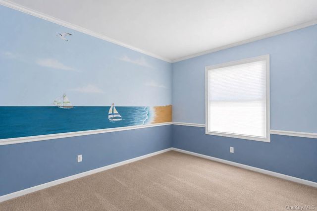 105 Sequams Lane E, West Islip, NY 11795