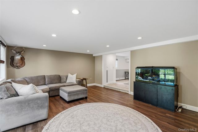 105 Sequams Lane E, West Islip, NY 11795