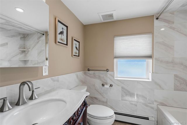 105 Sequams Lane E, West Islip, NY 11795