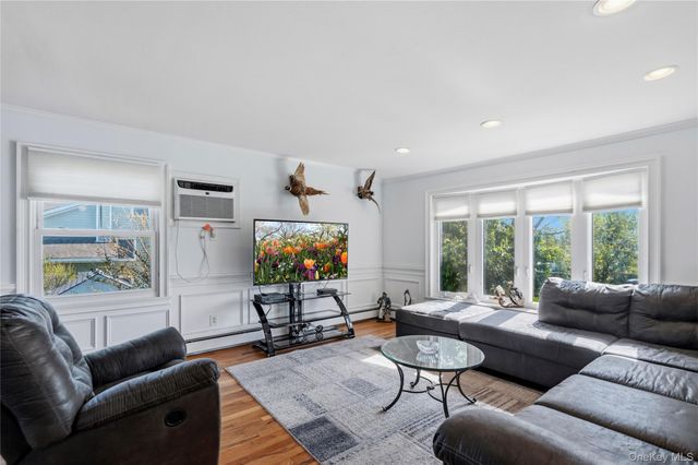 105 Sequams Lane E, West Islip, NY 11795
