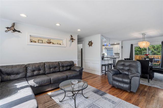 105 Sequams Lane E, West Islip, NY 11795