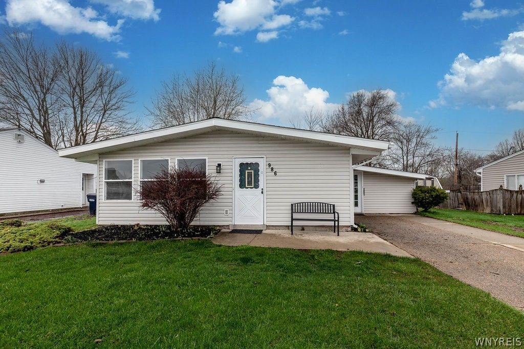 986 Enola Road, Grand Island, NY 14072