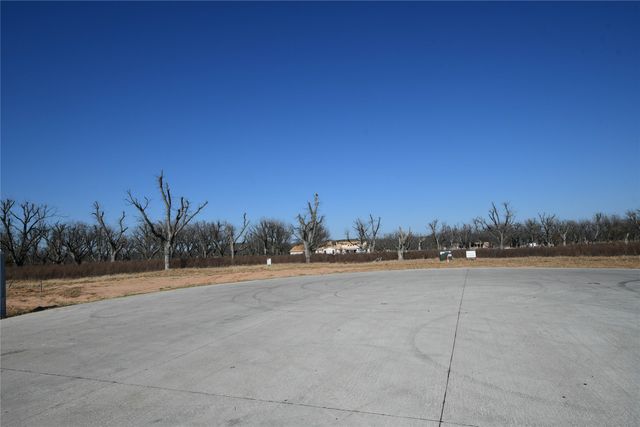 112 Palamino Court, Granbury, TX 76049