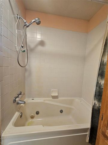 2219 Gray Road, Lapeer, MI 48446