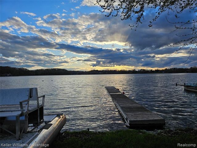 2219 Gray Road, Lapeer, MI 48446