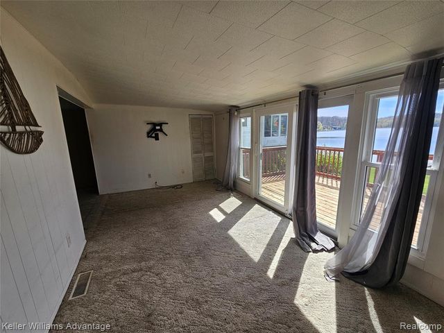 2219 Gray Road, Lapeer, MI 48446