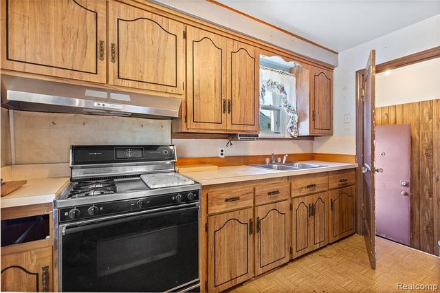 13632 Pearl Street, Southgate, MI 48195