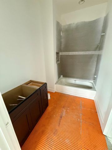 920 E 25th Street, Houston, TX 77009