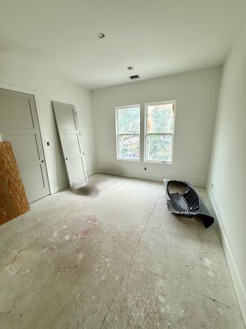 920 E 25th Street, Houston, TX 77009