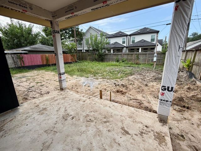 920 E 25th Street, Houston, TX 77009