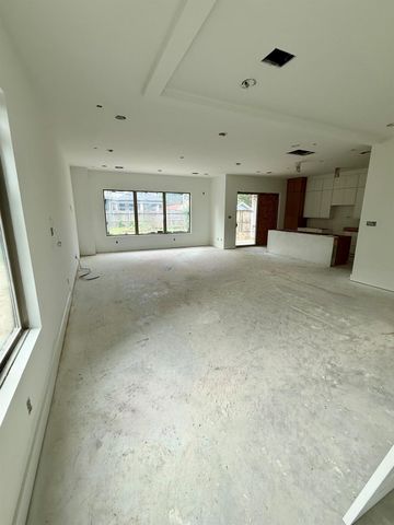 920 E 25th Street, Houston, TX 77009