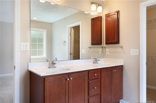 2557 Spinnaker Drive, Hope Mills, NC 28348
