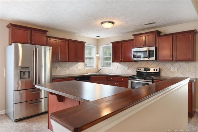 2557 Spinnaker Drive, Hope Mills, NC 28348