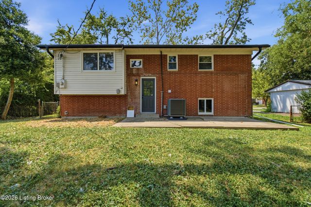 1702 Beaumont Dr, Clarksville, IN 47129