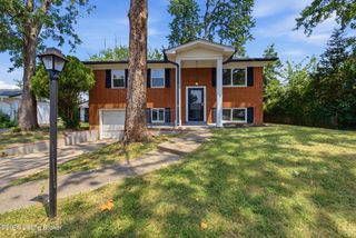 1702 Beaumont Dr, Clarksville, IN 47129