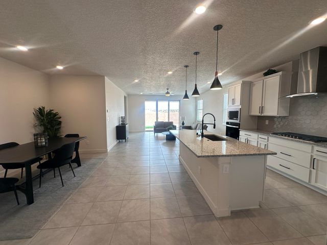 6731 Clayton Drive NE, Rio Rancho, NM 87144