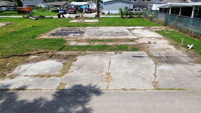 125 Carlos Street, Houma, LA 70364