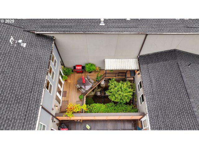 1135 Nw IRVING St, Portland, OR 97209