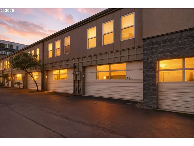 1135 Nw IRVING St, Portland, OR 97209