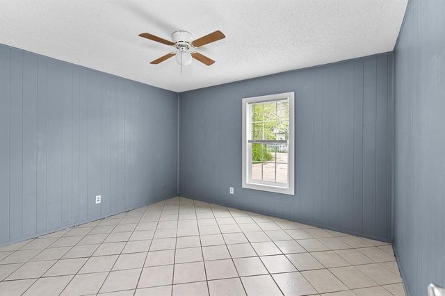 1611 Jones ST 6, Taylor, TX 76574
