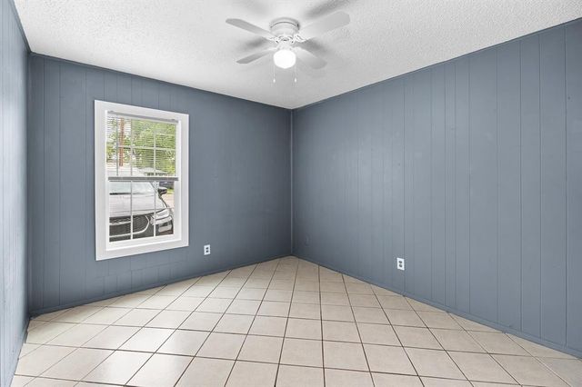 1611 Jones ST 6, Taylor, TX 76574