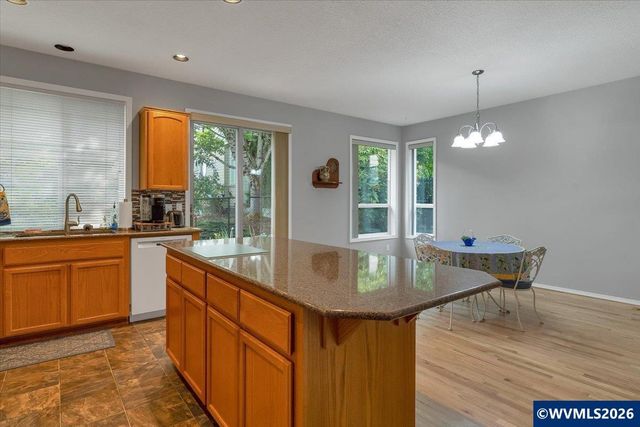 5898 Sawgrass St SE, Salem, OR 97306