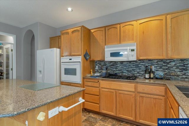 5898 Sawgrass St SE, Salem, OR 97306